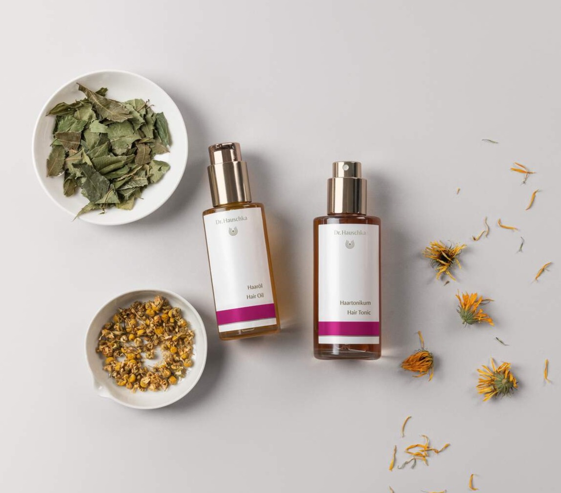 Bild 2 – Die neue Dr. Hauschka Haarpflege
